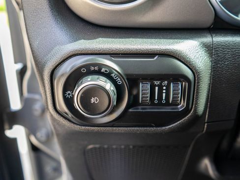 Used 2021 Jeep Wrangler Sport AWD/4WD image 14