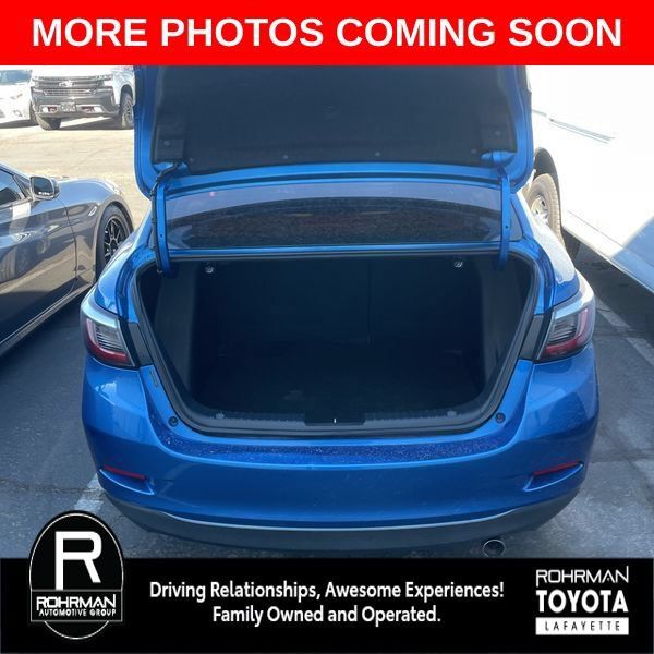 Used 2019 Toyota Yaris LE FWD image 3