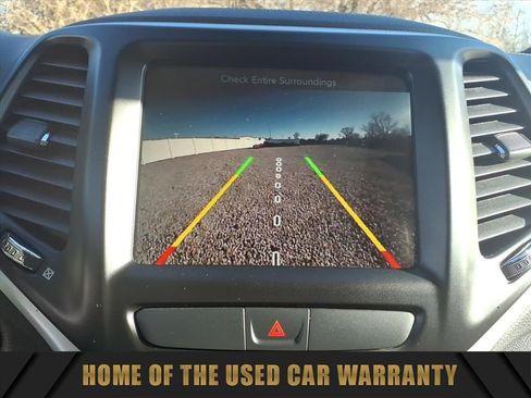 Used 2018 Jeep Cherokee Latitude Plus image 24