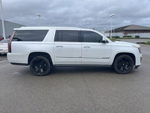 Used 2020 Cadillac Escalade ESV Platinum image 4