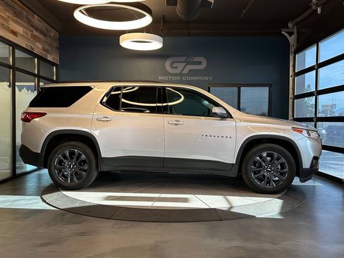 Used 2021 Chevrolet Traverse RS AWD/4WD image 2