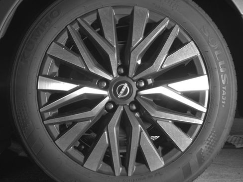 Used 2025 Nissan Altima 2.5 SV image 14