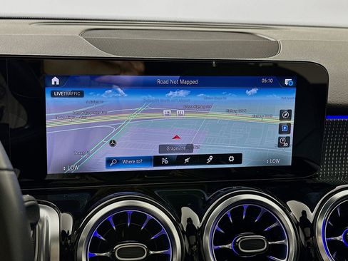 Used 2023 Mercedes-Benz GLB 250 image 14
