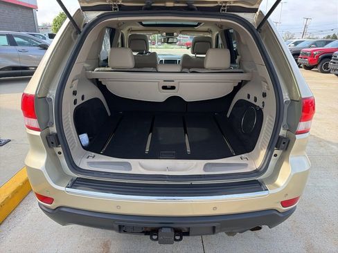 Used 2011 Jeep Grand Cherokee Limited w/ Trailer Tow Group image 25