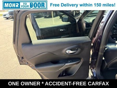 Used 2021 Jeep Cherokee Latitude Lux w/ Comfort/Convenience Group AWD/4WD image 37
