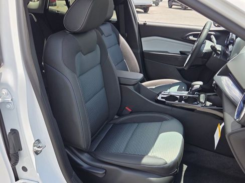 New 2026 Chevrolet Trax LT w/ Driver Confidence Package FWD image 13
