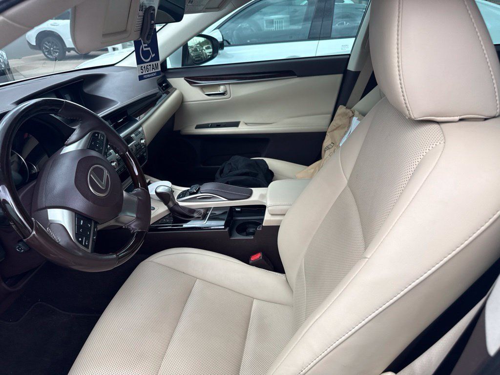 Used 2017 Lexus ES 350 w/ Navigation System Package FWD image 7