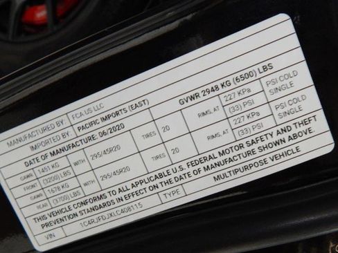 Used 2020 Jeep Grand Cherokee SRT image 17