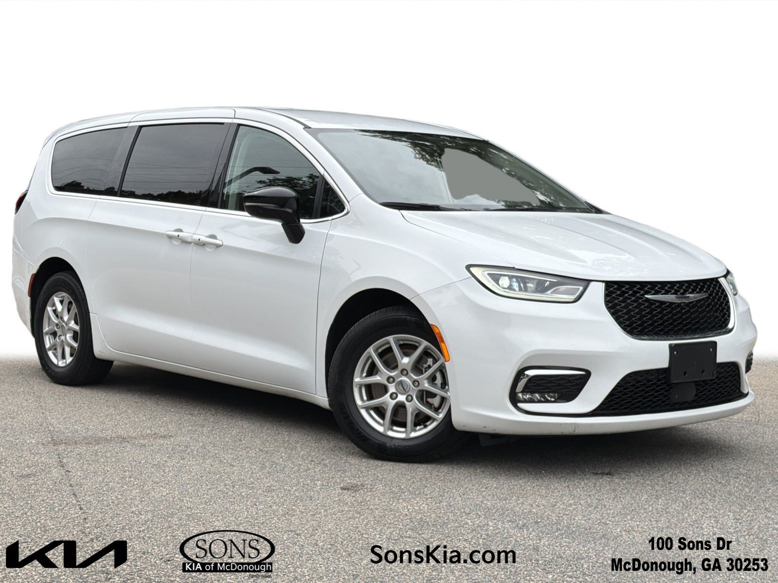 Used 2024 Chrysler Pacifica Touring-L FWD image 1