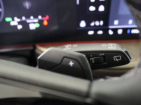 Used 2025 Audi Q5 Prestige image 30