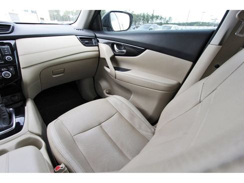 Used 2020 Nissan Rogue SL w/ Premium Package FWD image 12