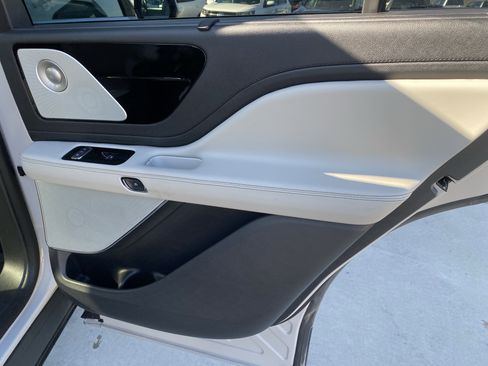 Used 2025 Lincoln Aviator Reserve w/ Equipment Group 201A image 13