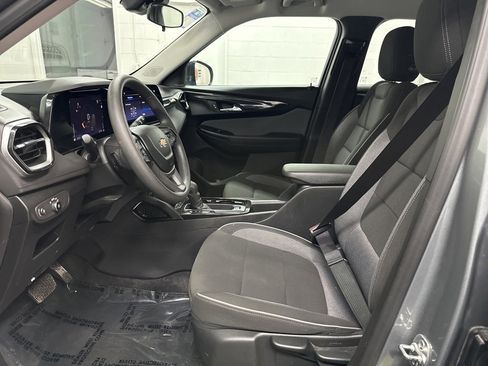 Used 2024 Chevrolet TrailBlazer LS image 21