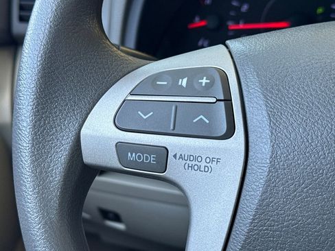 Used 2011 Toyota Camry LE image 31