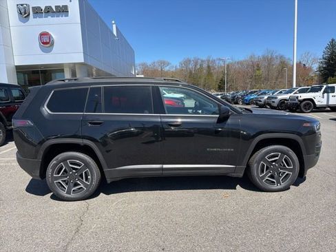 New 2026 Jeep Cherokee Laredo AWD/4WD image 2