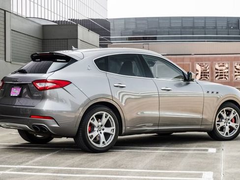 Used 2017 Maserati Levante S AWD/4WD image 3