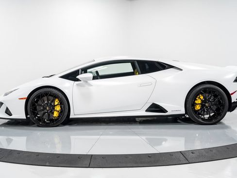 Used 2022 Lamborghini Huracan EVO AWD/4WD image 6