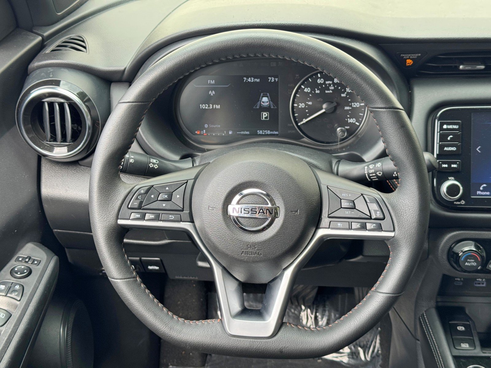 Used 2021 Nissan Kicks SR FWD image 17