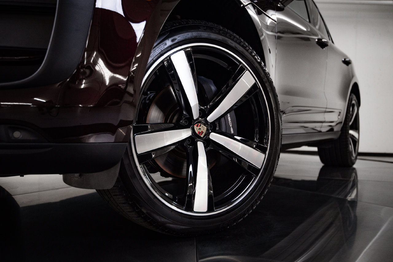 Certified 2026 Porsche Macan AWD/4WD image 12