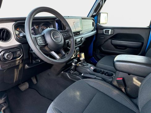 Used 2024 Jeep Wrangler Sport S image 32