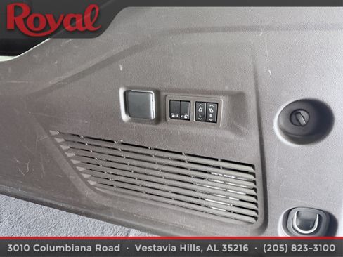 Used 2023 GMC Yukon XL Denali w/ Denali Reserve Package RWD image 8