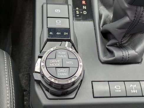 Used 2025 Toyota 4Runner TRD Off-Road Premium AWD/4WD image 28