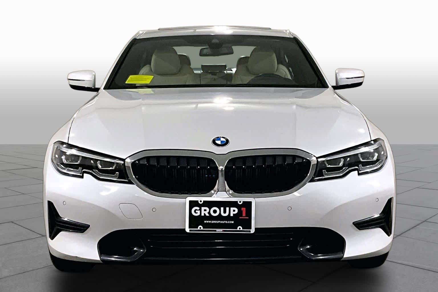 Used 2022 BMW 330i xDrive Sedan w/ Driving Assistance Package AWD/4WD image 3