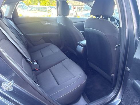 Used 2019 Kia Forte LXS FWD image 20