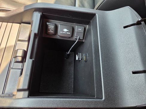 Used 2015 Honda Pilot Touring image 27