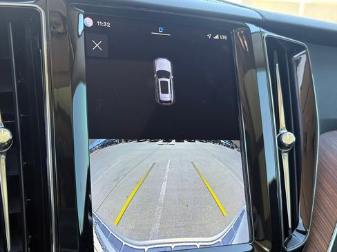 Certified 2023 Volvo XC60 B5 Plus w/ Climate Package image 22