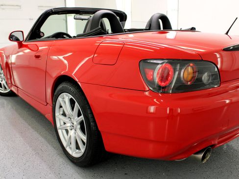 Used 2004 Honda S2000 image 28