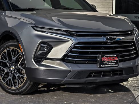 Used 2024 Chevrolet Blazer Premier w/ Driver Confidence II Package AWD/4WD image 3