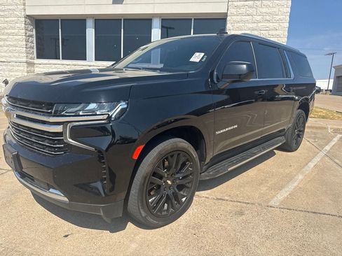 Used 2021 Chevrolet Suburban LT AWD/4WD image 1
