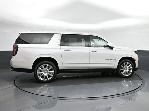 Used 2023 Chevrolet Suburban High Country w/ Premium Package 2 image 8