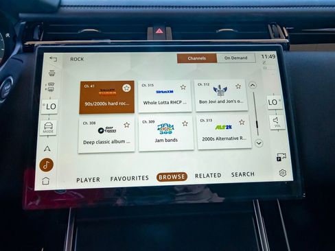 New 2026 Land Rover Range Rover Velar Dynamic SE image 19