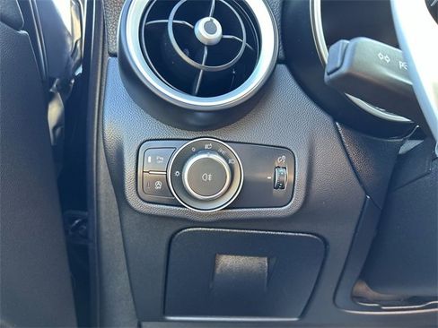 Used 2022 Alfa Romeo Stelvio Veloce image 17