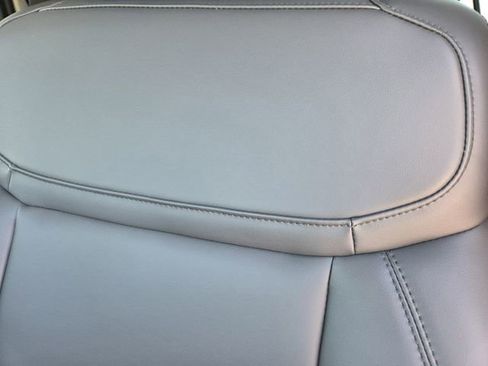 New 2026 Ford Expedition Active image 11