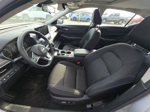 Used 2025 Nissan Altima 2.5 SV w/ SV Premium Package image 5