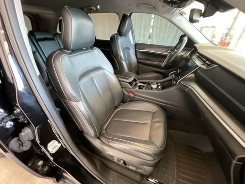 Used 2022 Jeep Grand Cherokee Limited AWD/4WD image 24