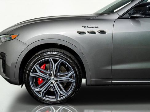 Used 2022 Maserati Levante Modena image 8