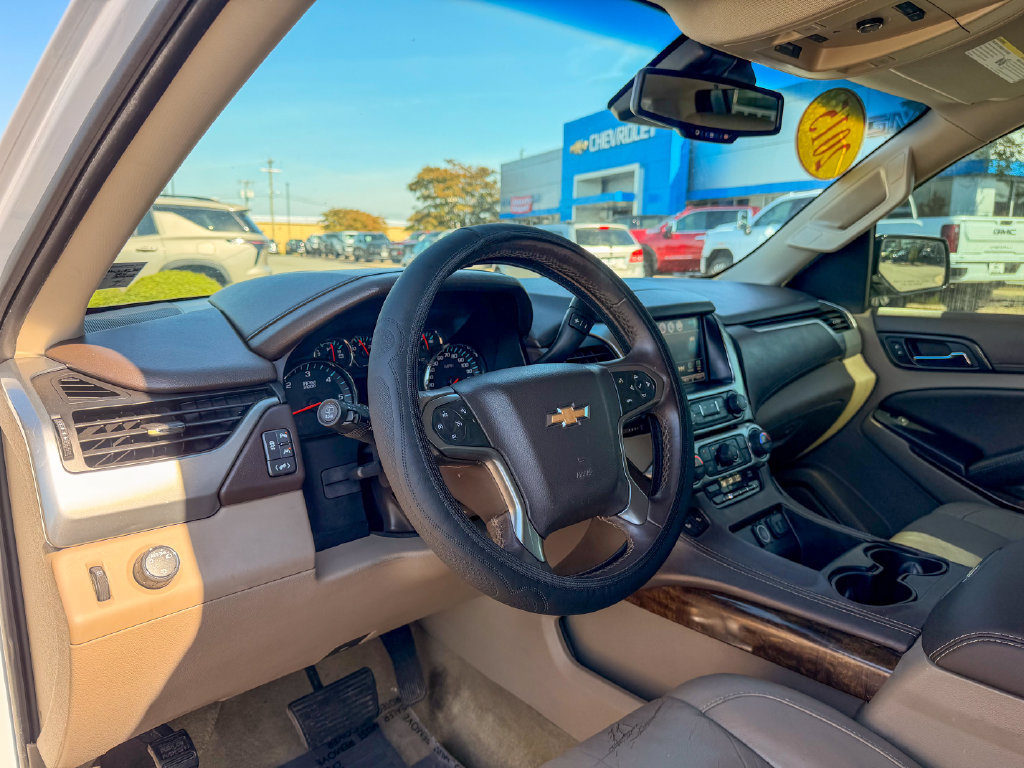 Used 2016 Chevrolet Suburban LT RWD image 10
