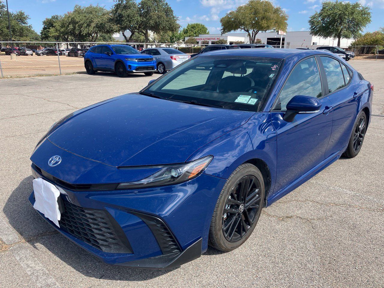 Used 2025 Toyota Camry SE FWD image 1