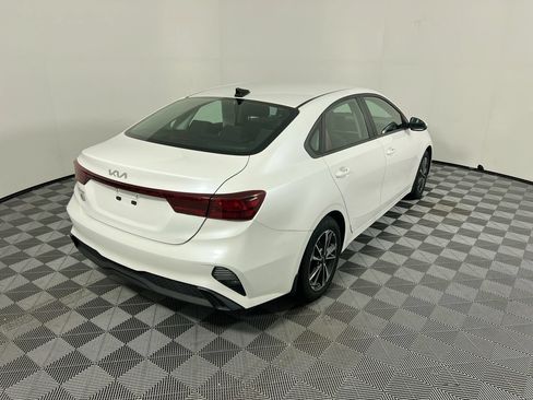 Certified 2024 Kia Forte LXS w/ LXS Technology Package FWD image 3