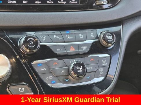 Used 2020 Chrysler Pacifica Touring-L w/ Advanced Safetytec Group AWD/4WD image 27