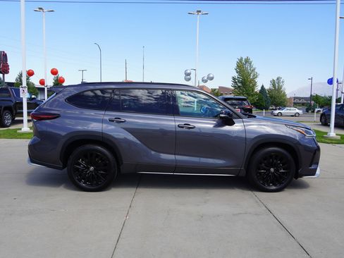 Certified 2024 Toyota Highlander XSE image 9