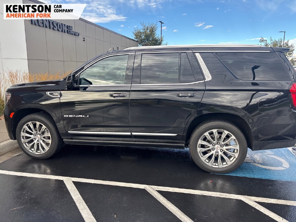 Used 2023 GMC Yukon Denali w/ Denali Reserve Package AWD/4WD image 3