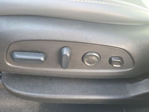 Used 2024 Buick Enclave Premium image 32