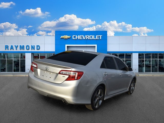 Used 2014 Toyota Camry SE FWD image 3
