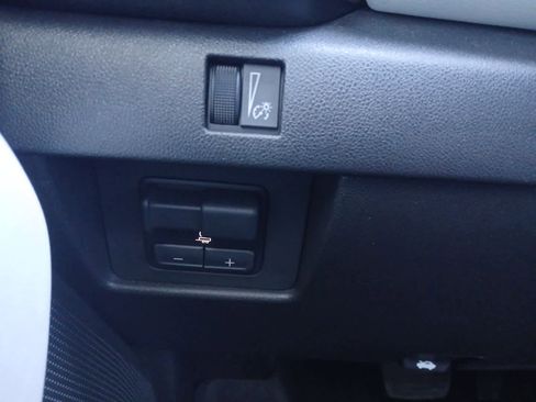 Used 2023 GMC Canyon AT4X image 29