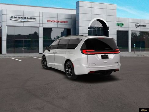 New 2026 Chrysler Pacifica Limited AWD/4WD image 5